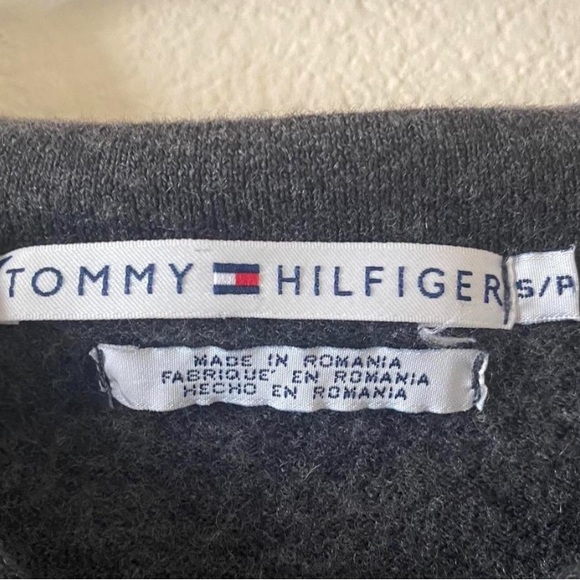 TOMMY HILFIGER wool sweater - Picture 2 of 3